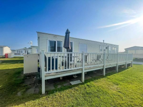 8 Berth Caravan For Hire By The Beautiful Beach In Heacham, Norfolk Ref 21055A
